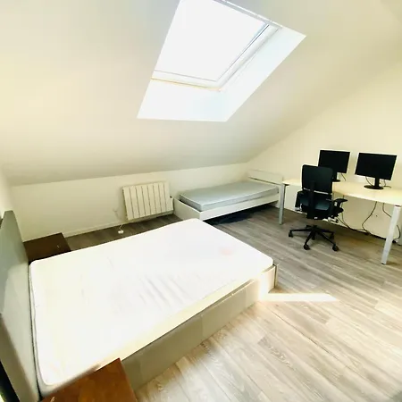 Habitación en casa particular H3 - Chambre Triple - Tres Proche Du Luxembourg Hayange
