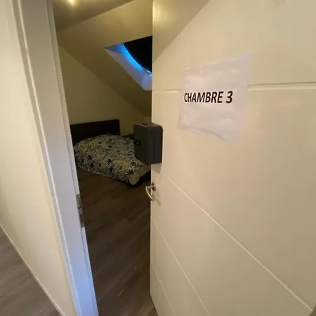 H3 - Chambre Triple - Tres Proche Du Luxembourg Habitación en casa particular Hayange